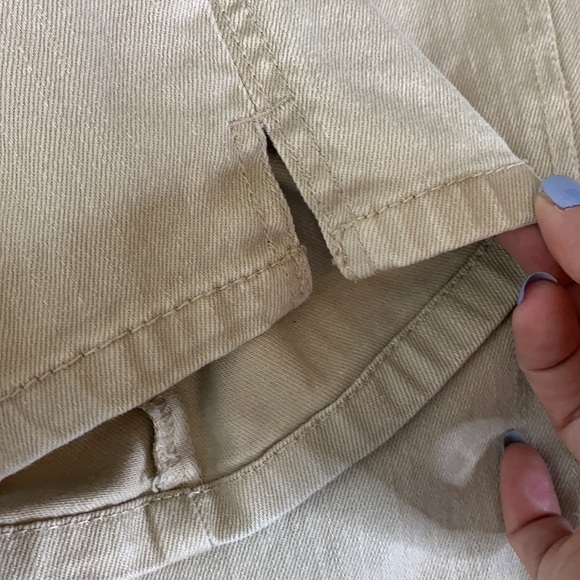 Platinum Chico’s 2.5 khaki crops - Picture 4 of 4
